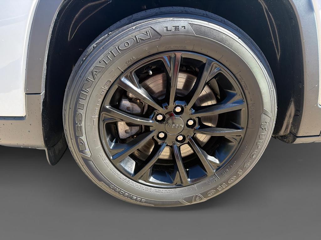 Thumbnail: 2020 Jeep Cherokee - 8