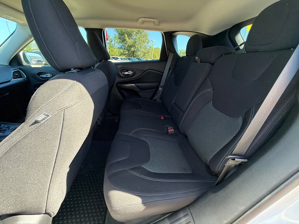 Thumbnail: 2020 Jeep Cherokee - 13
