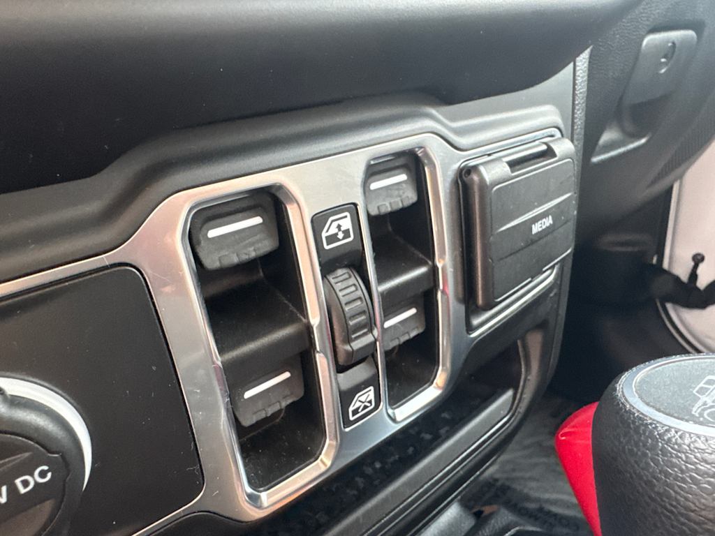 Thumbnail: 2023 Jeep Gladiator - 27