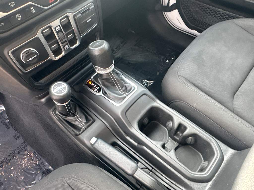 Thumbnail: 2023 Jeep Gladiator - 16