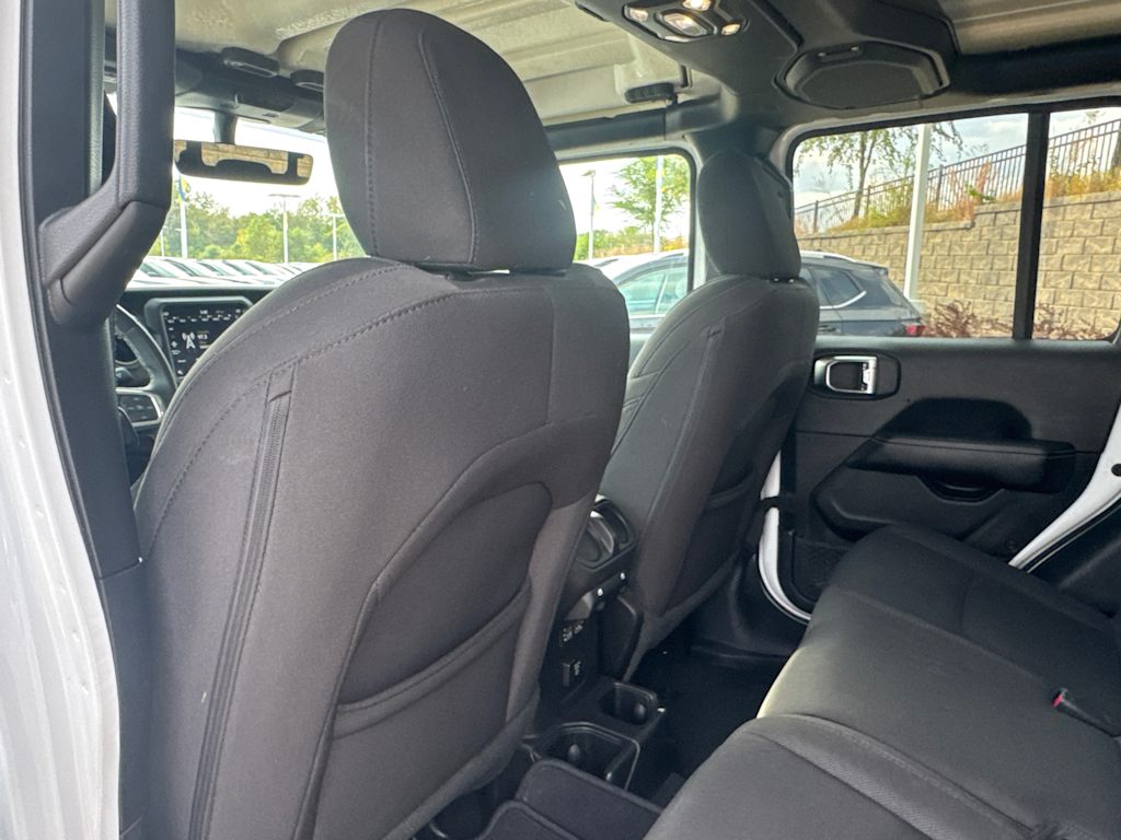 Thumbnail: 2023 Jeep Gladiator - 25