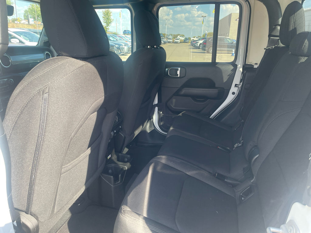 Thumbnail: 2023 Jeep Gladiator - 23