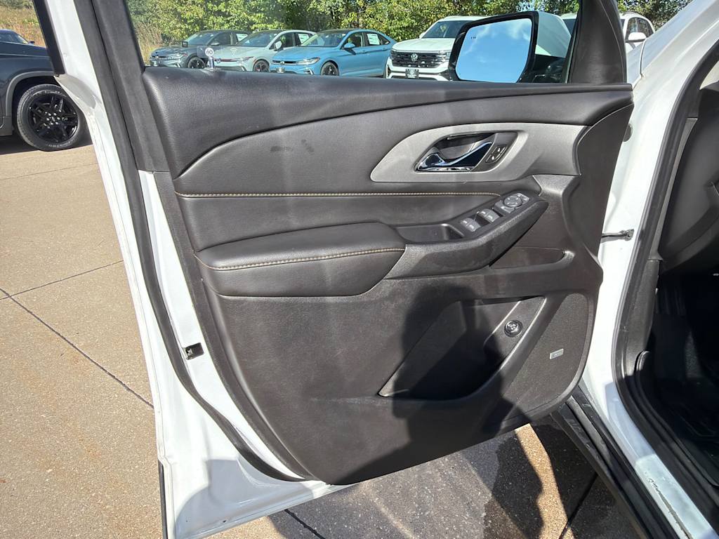 Thumbnail: 2019 Chevrolet Traverse - 21