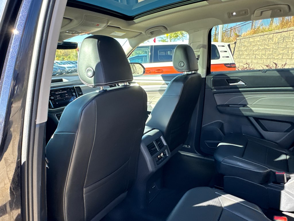 Thumbnail: 2023 Volkswagen Atlas - 21