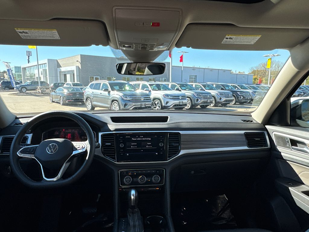 Thumbnail: 2023 Volkswagen Atlas - 10