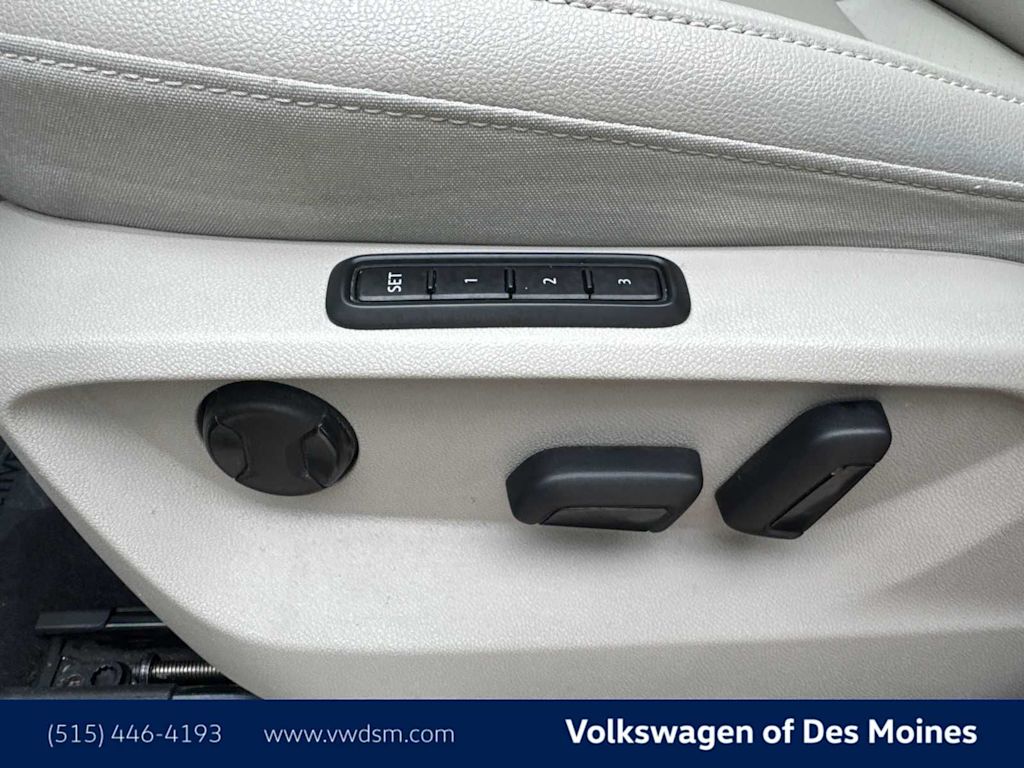 Thumbnail: 2021 Volkswagen Atlas - 25