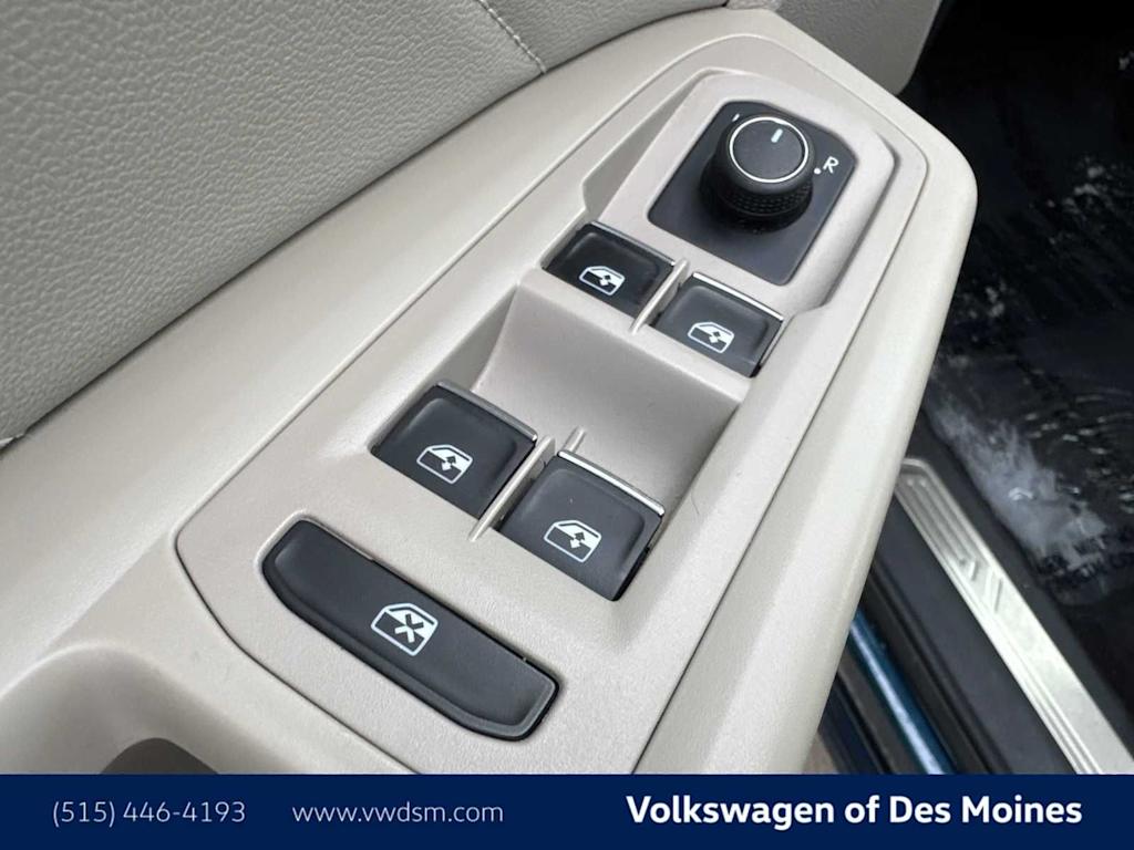 Thumbnail: 2021 Volkswagen Atlas - 24