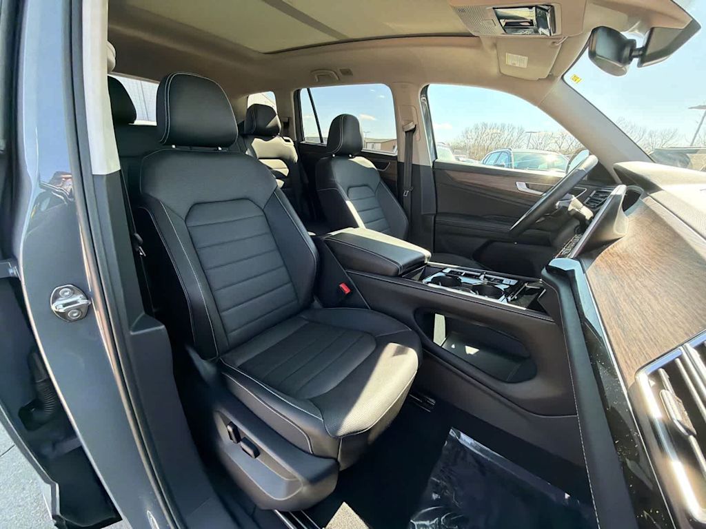 Thumbnail: 2025 Volkswagen Atlas - 12