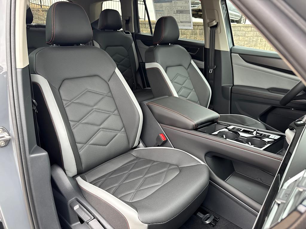 2025 Volkswagen Atlas  12