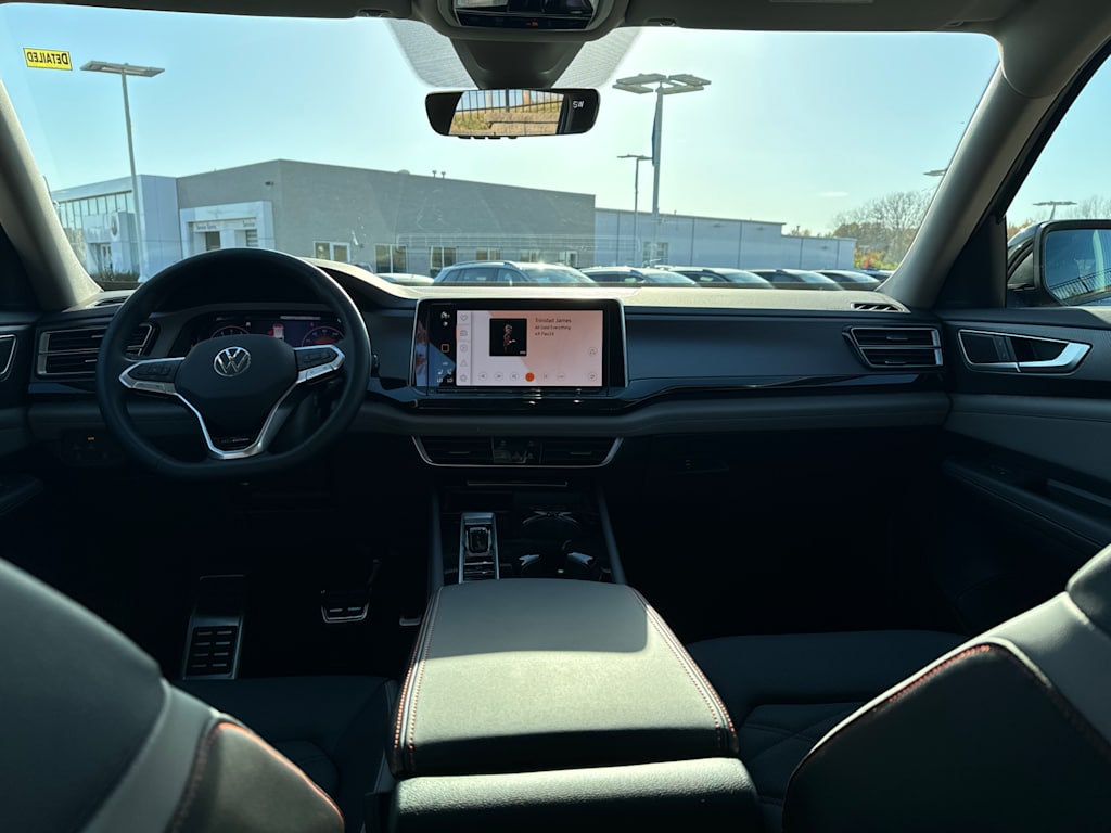 2025 Volkswagen Atlas  10
