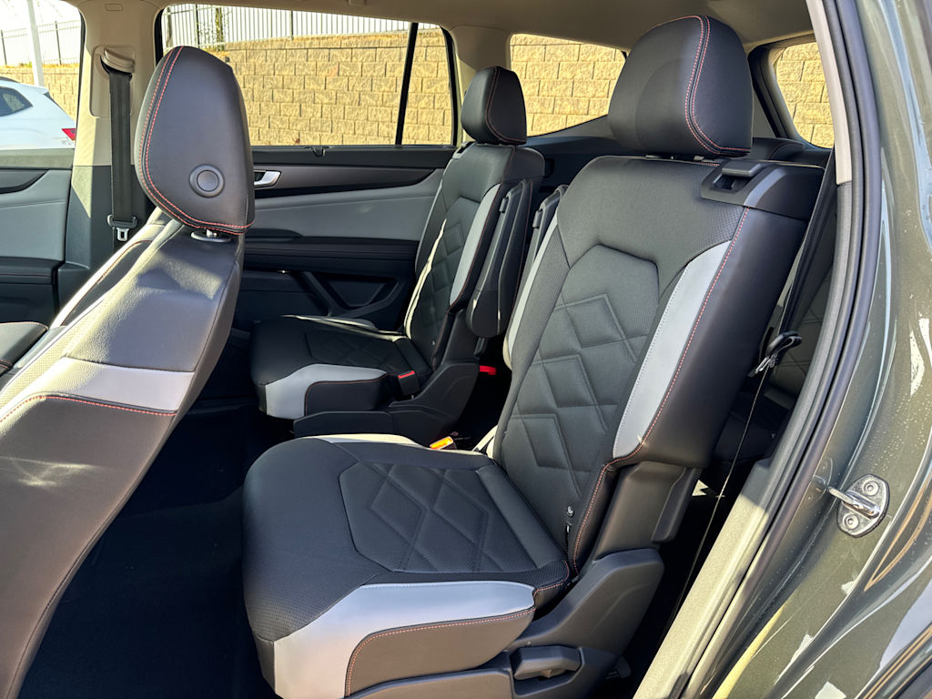 2025 Volkswagen Atlas  13