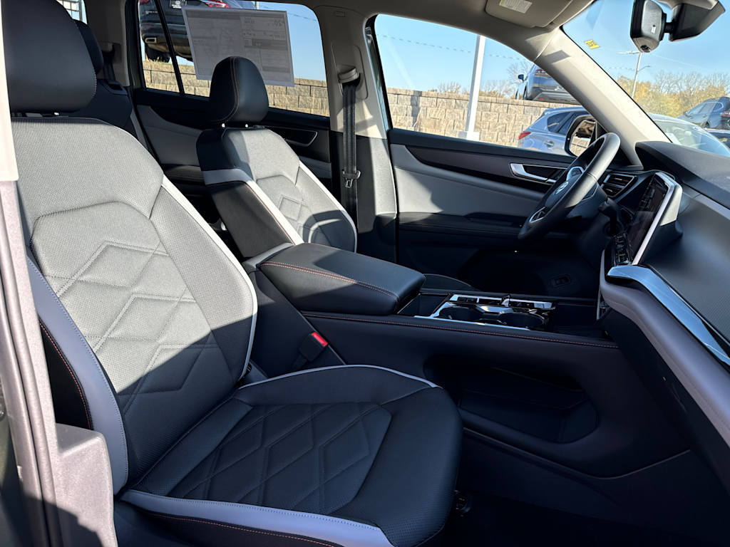 2025 Volkswagen Atlas  12