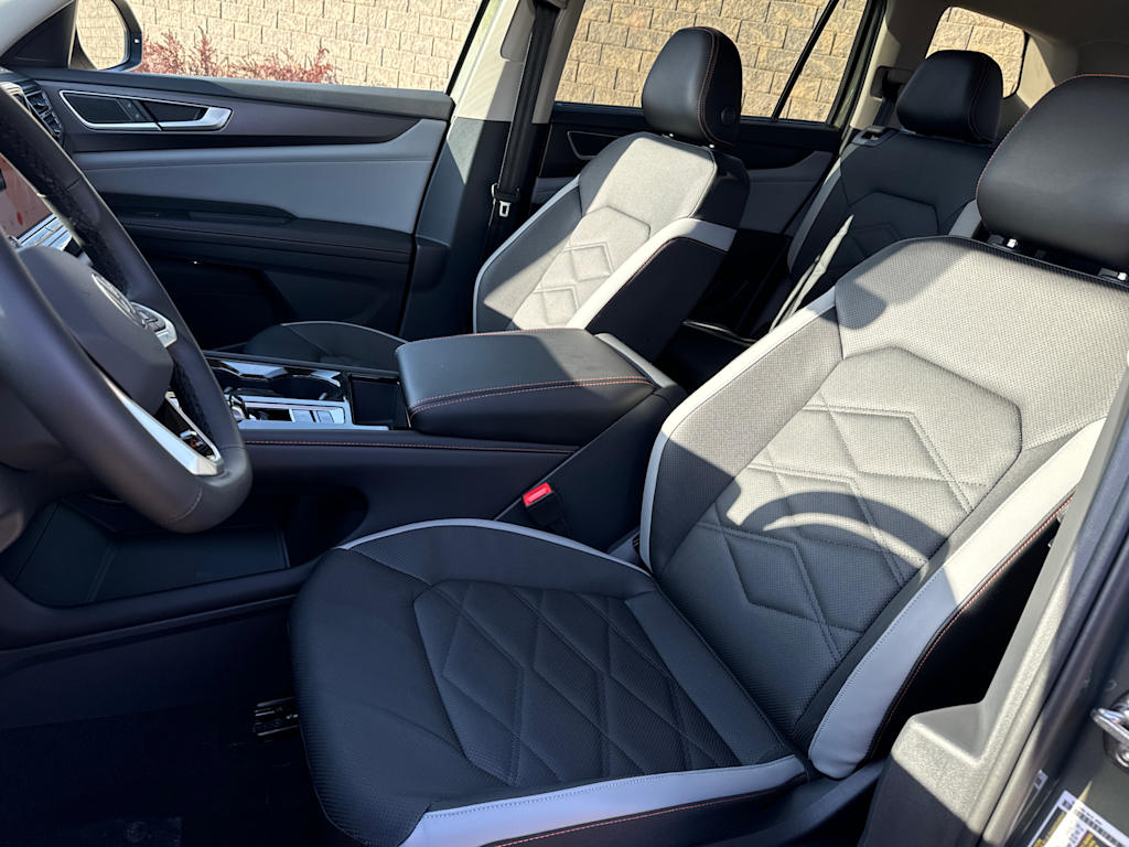 2025 Volkswagen Atlas  11