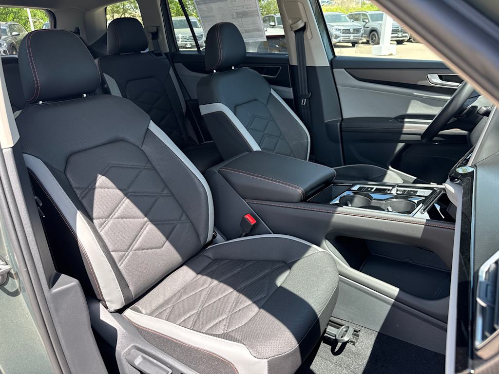 Thumbnail: 2025 Volkswagen Atlas - 12