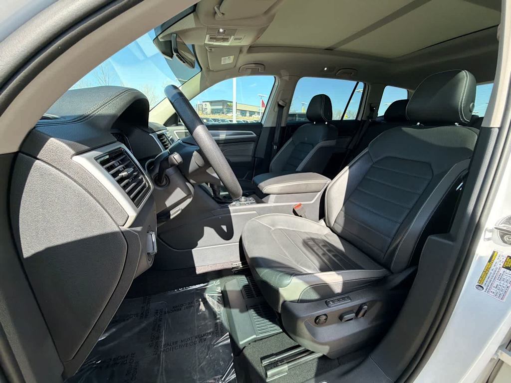 Thumbnail: 2023 Volkswagen Atlas - 13