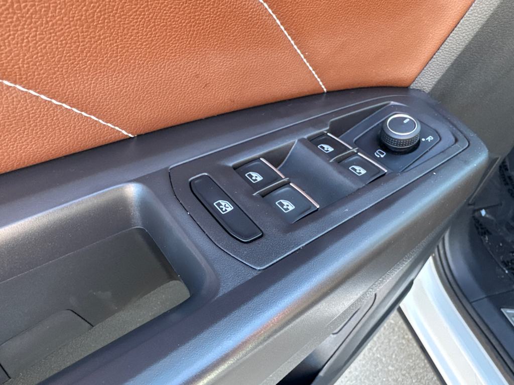 Thumbnail: 2022 Volkswagen Atlas - 23