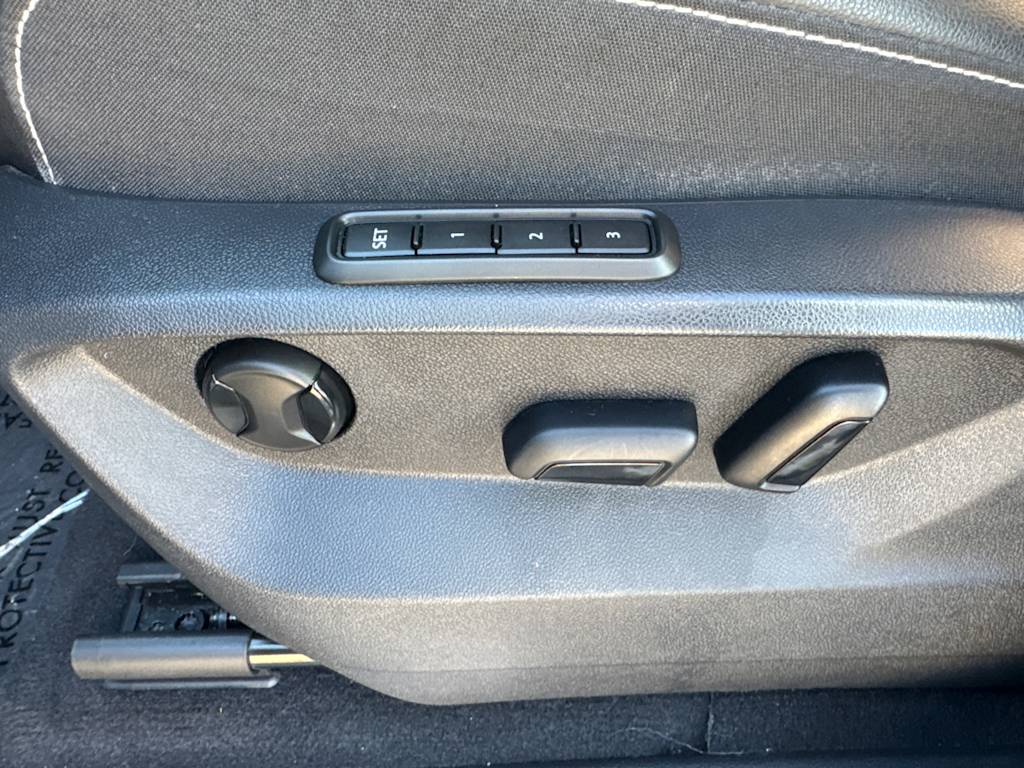 Thumbnail: 2022 Volkswagen Atlas - 24