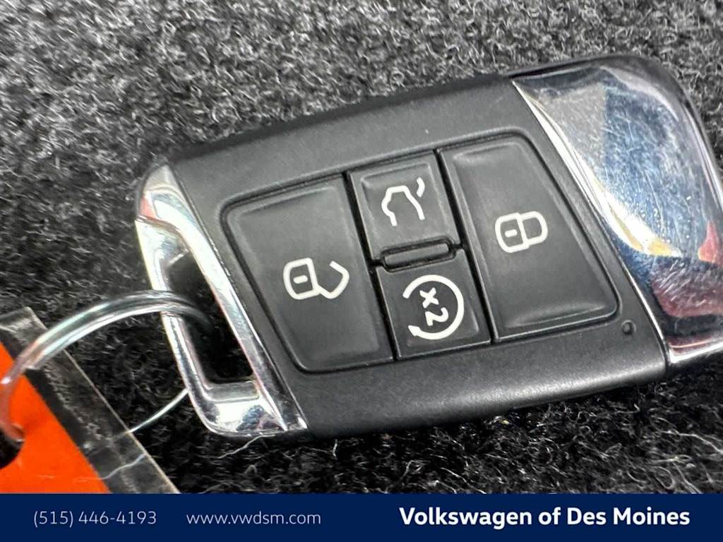 Thumbnail: 2023 Volkswagen Atlas - 21