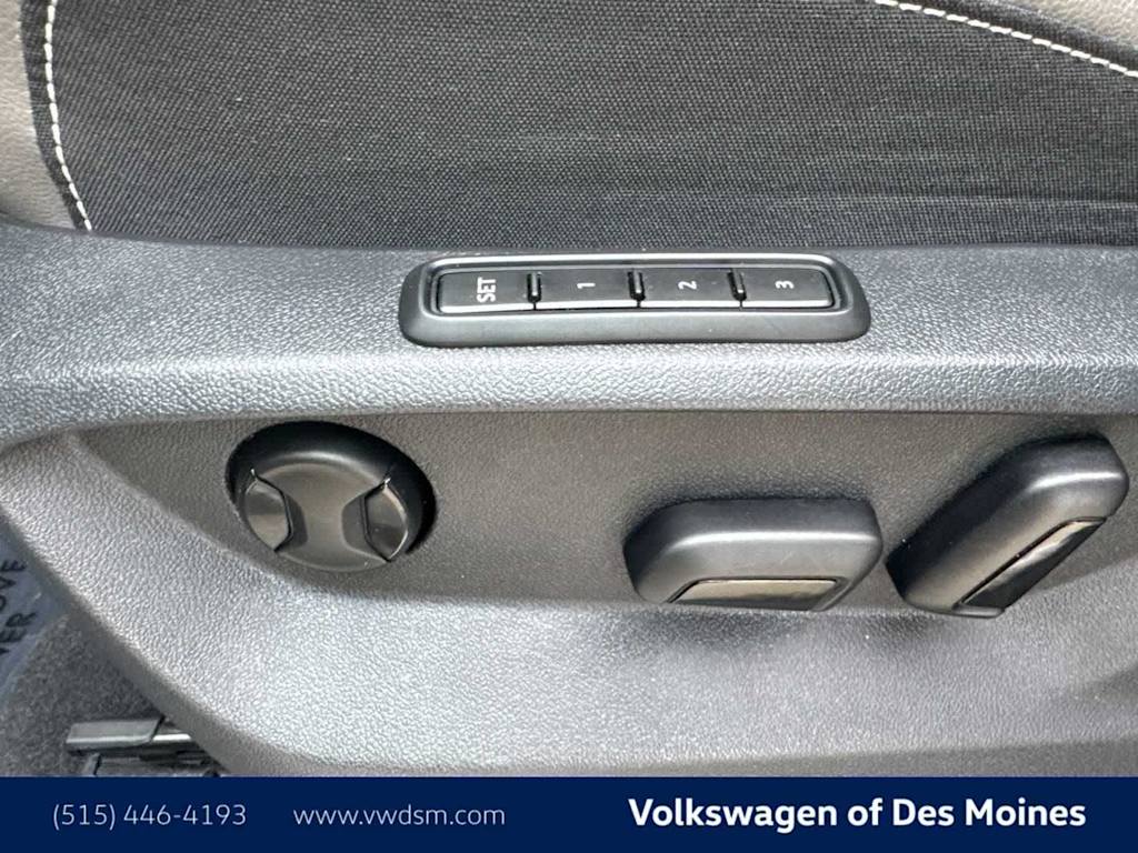 Thumbnail: 2023 Volkswagen Atlas - 24
