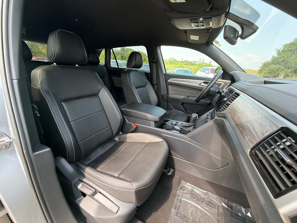 Thumbnail: 2023 Volkswagen Atlas - 12