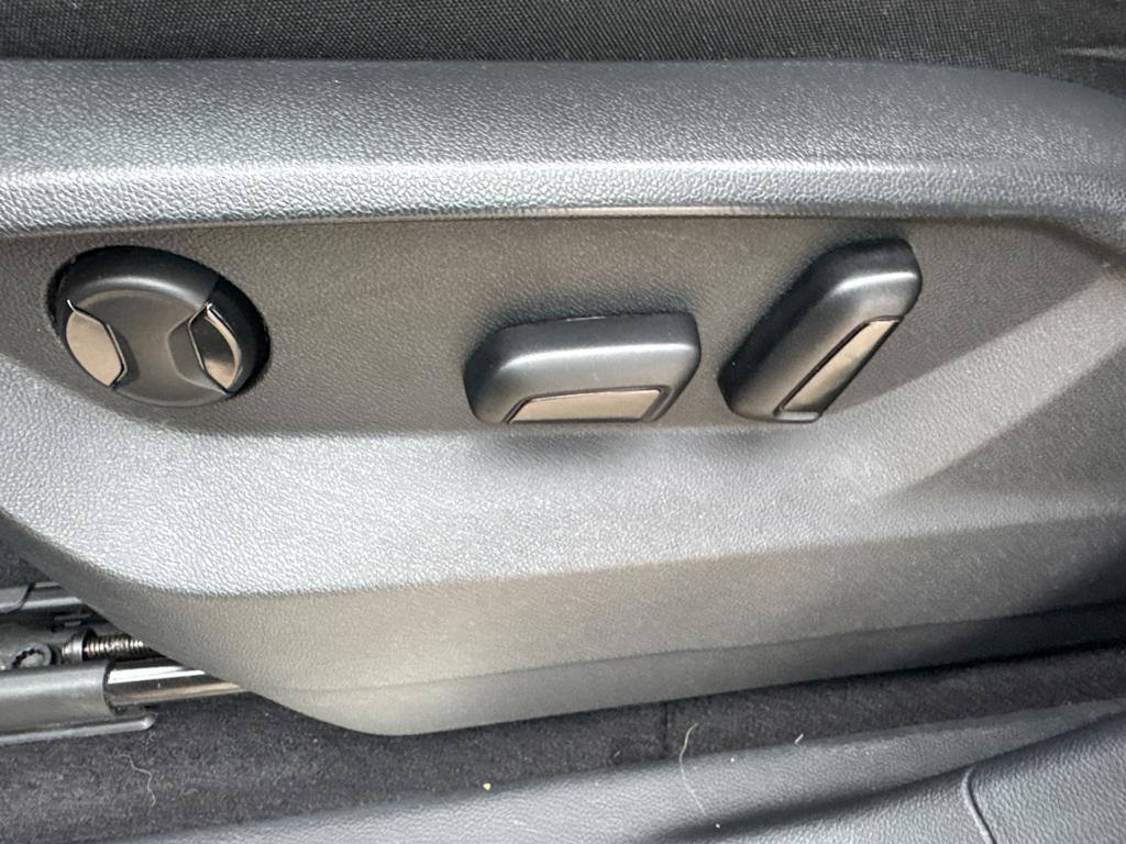 Thumbnail: 2022 Volkswagen Atlas - 25