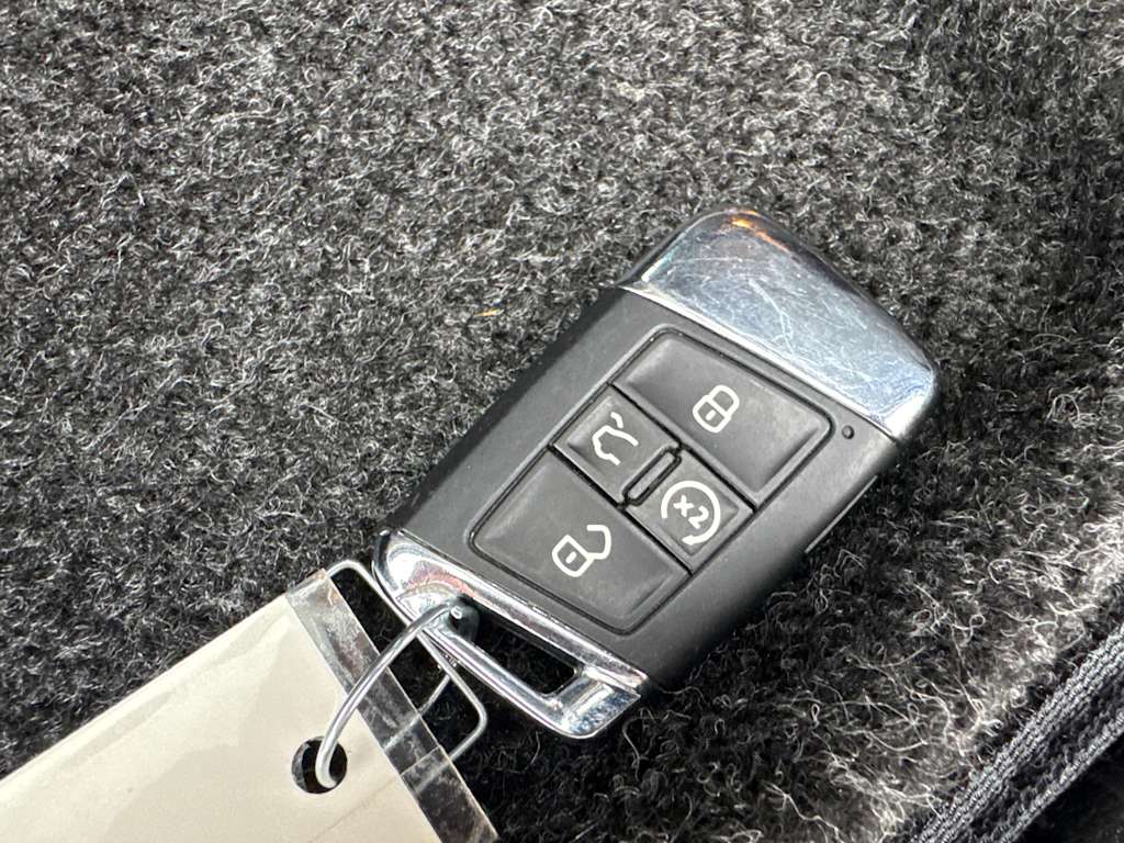 Thumbnail: 2022 Volkswagen Atlas - 19