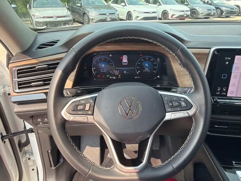 2024 Volkswagen Atlas SE w/Tech - Photo 14