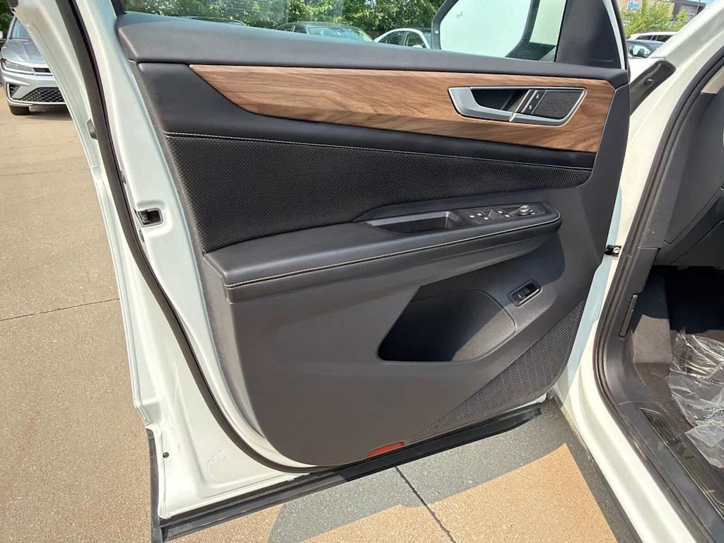 2024 Volkswagen Atlas SE w/Tech - Photo 22
