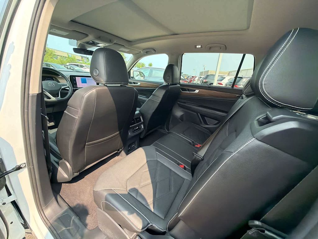 2024 Volkswagen Atlas SE w/Tech - Photo 19