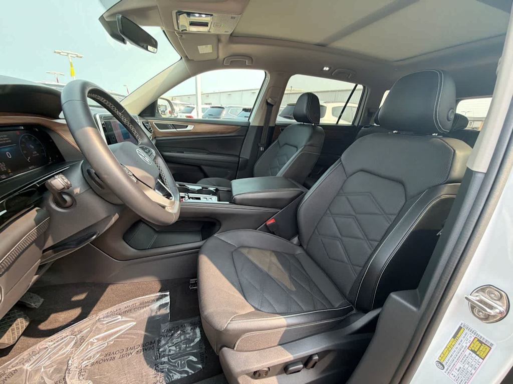 2024 Volkswagen Atlas SE w/Tech - Photo 11