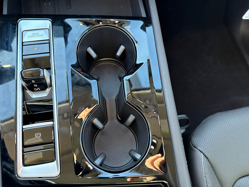 2025 Volkswagen Atlas SE 16