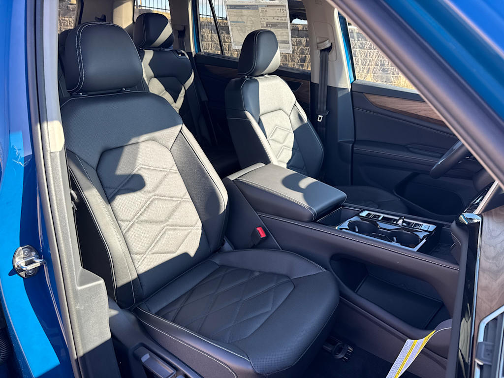 2025 Volkswagen Atlas SE 12