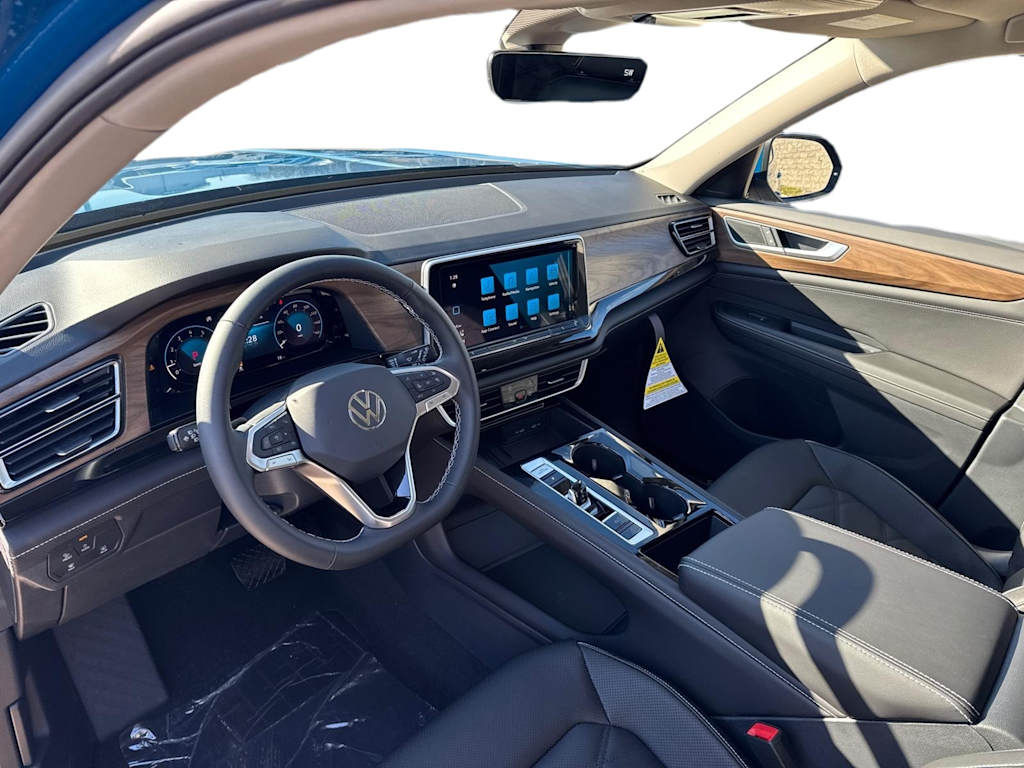 2025 Volkswagen Atlas SE 2