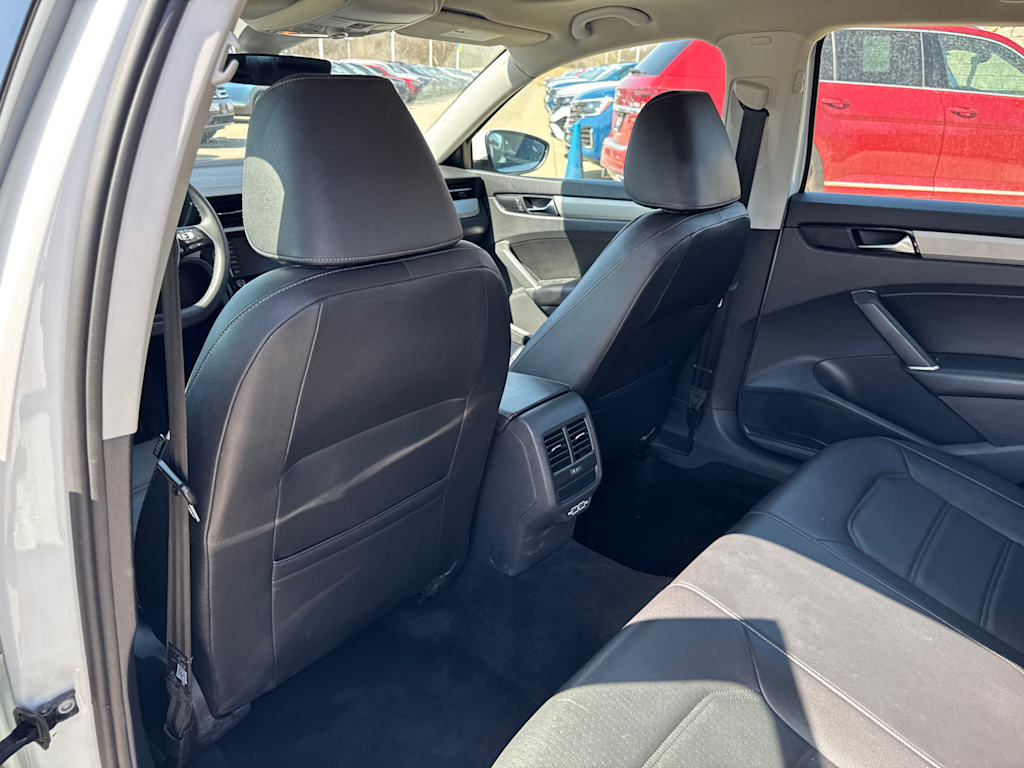 2021 Volkswagen Passat SE 21