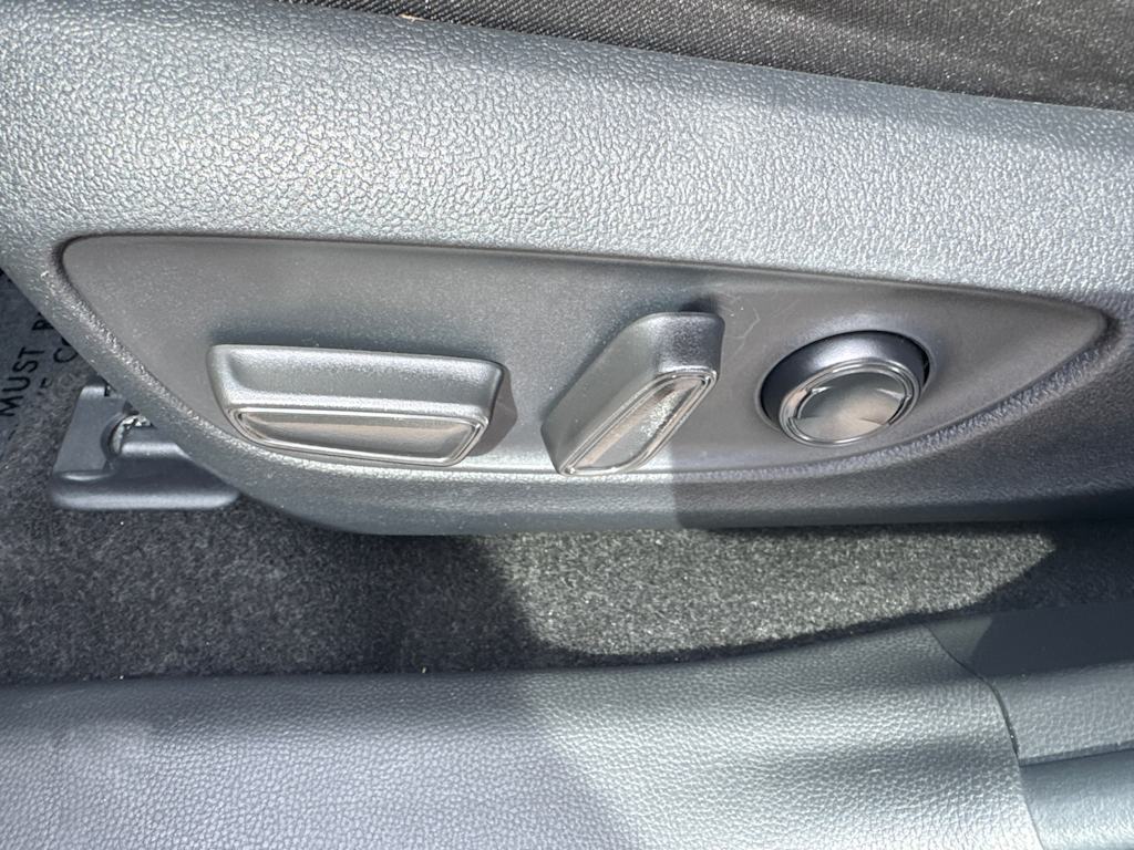 Thumbnail: 2025 Toyota RAV4 - 24