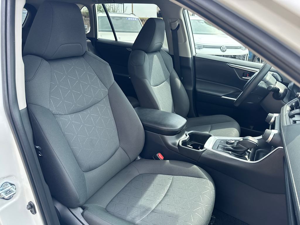 Thumbnail: 2025 Toyota RAV4 - 12