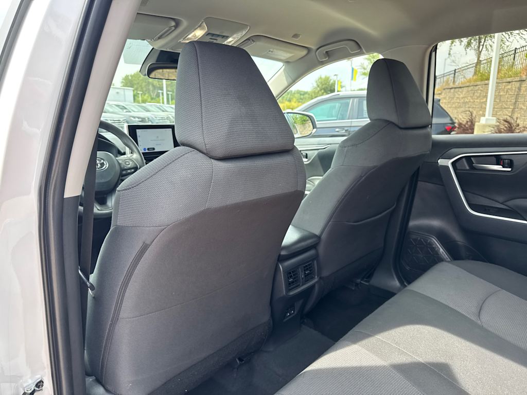 Thumbnail: 2025 Toyota RAV4 - 21