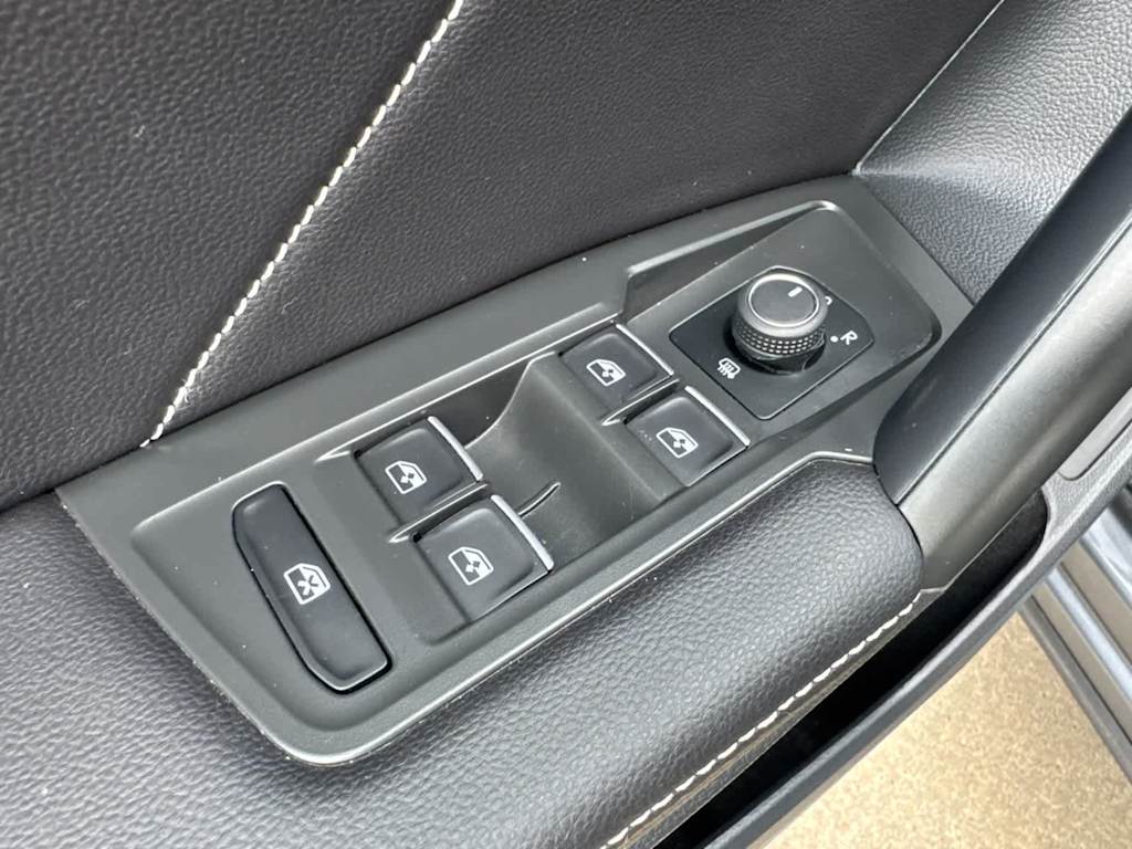 Thumbnail: 2024 Volkswagen Tiguan - 23