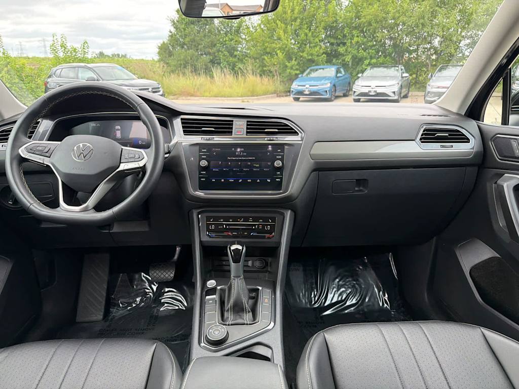 Thumbnail: 2024 Volkswagen Tiguan - 10