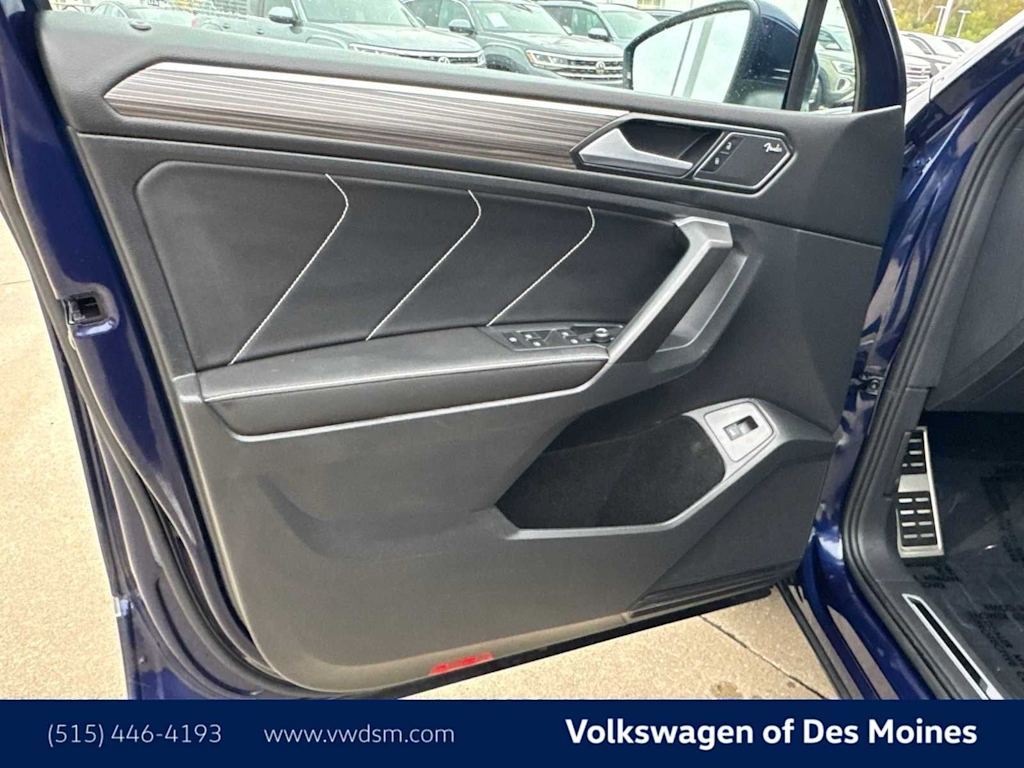 Thumbnail: 2022 Volkswagen Tiguan - 22