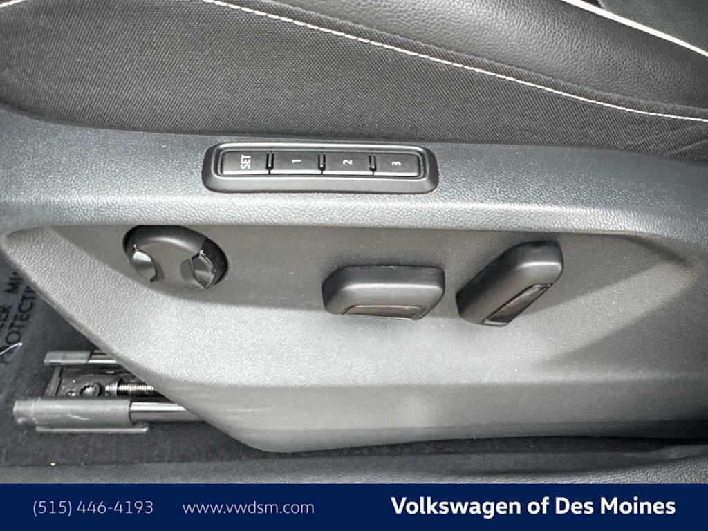 Thumbnail: 2022 Volkswagen Tiguan - 24