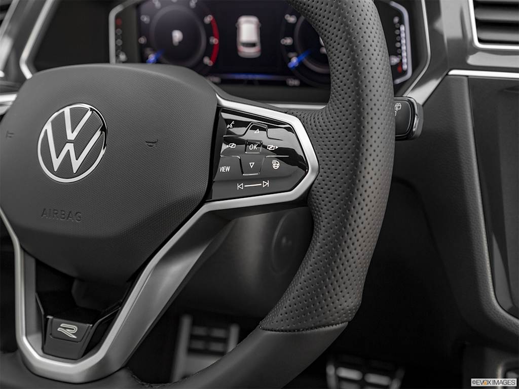 Thumbnail: 2022 Volkswagen Tiguan - 21