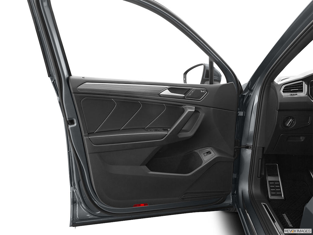 Thumbnail: 2022 Volkswagen Tiguan - 23