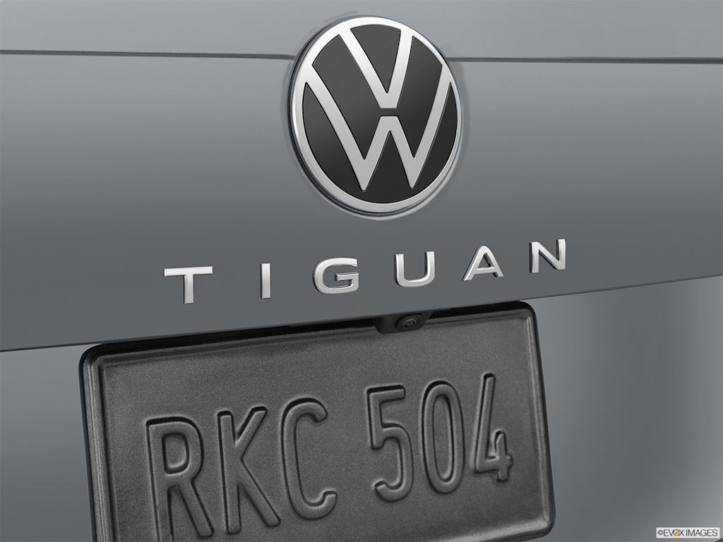 Thumbnail: 2022 Volkswagen Tiguan - 6