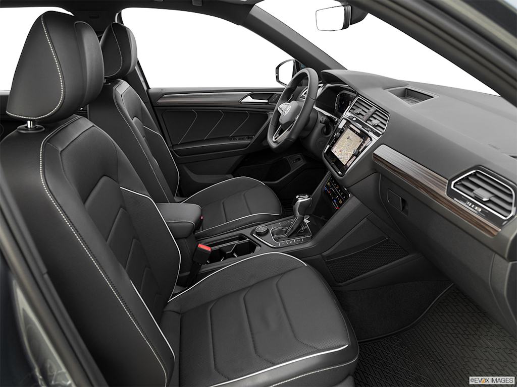 Thumbnail: 2022 Volkswagen Tiguan - 11