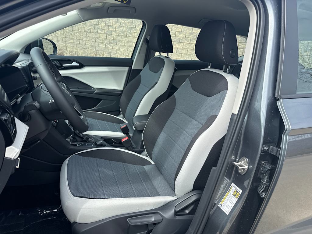 2025 Volkswagen Taos S 11