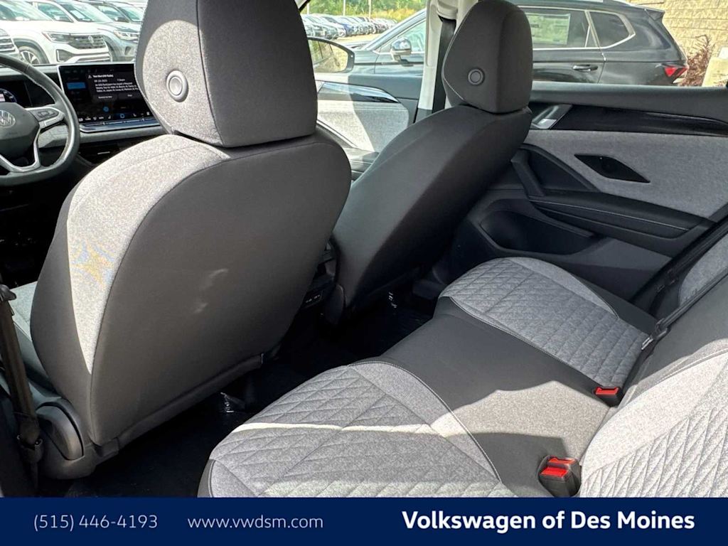 Thumbnail: 2025 Volkswagen Tiguan - 20