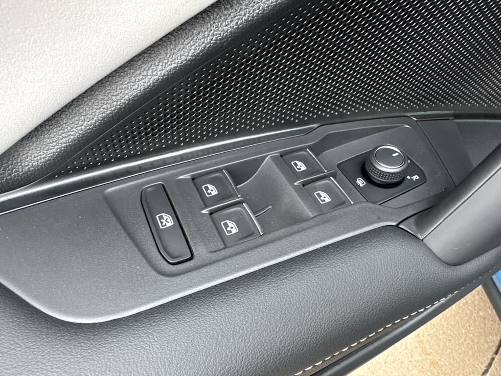 Thumbnail: 2025 Volkswagen Tiguan - 23