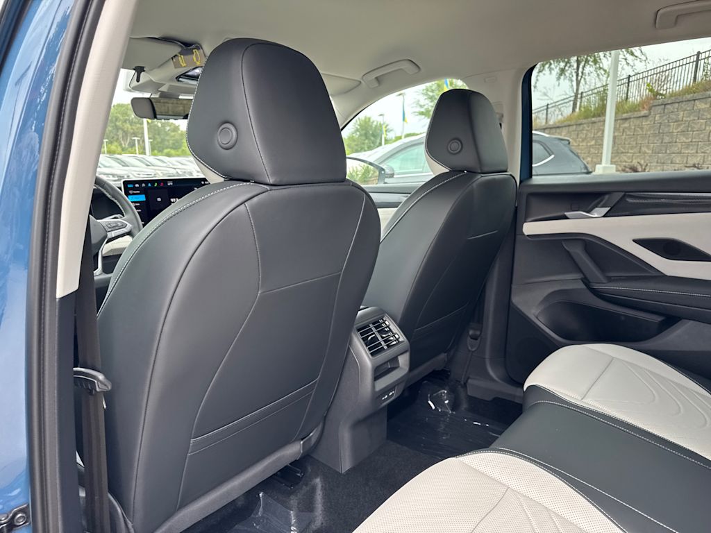 Thumbnail: 2025 Volkswagen Tiguan - 21