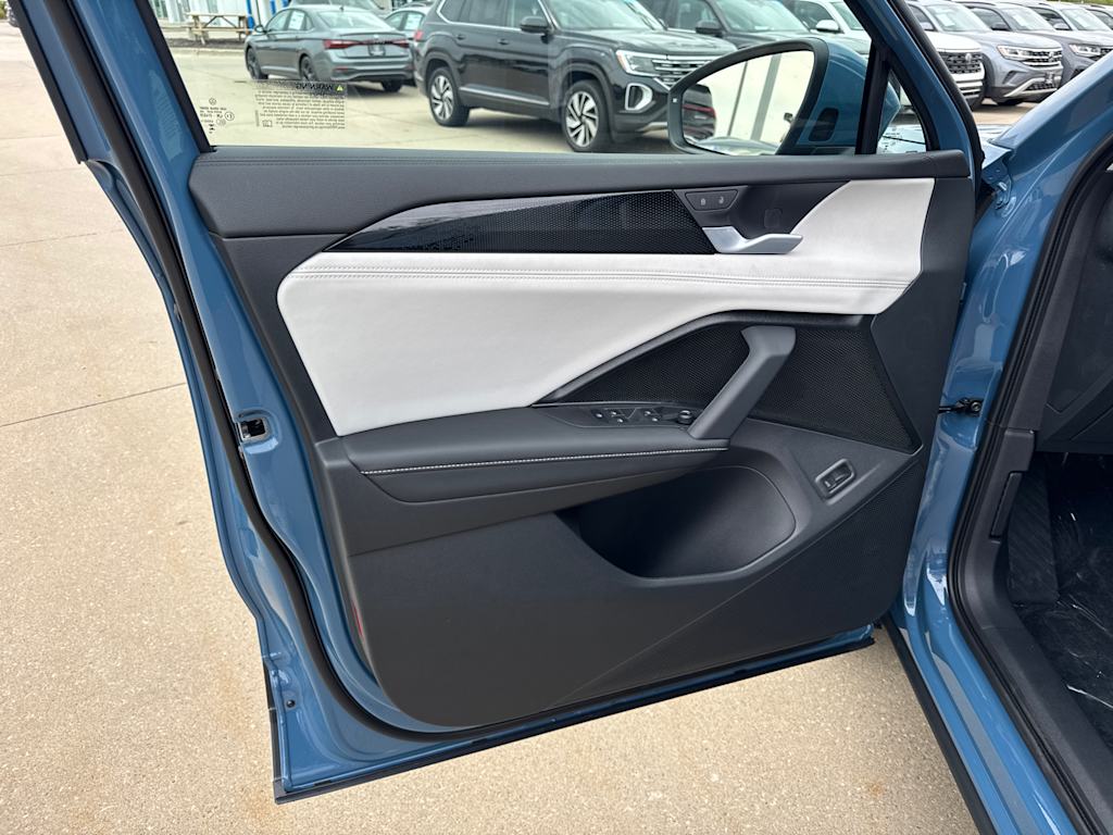 Thumbnail: 2025 Volkswagen Tiguan - 22